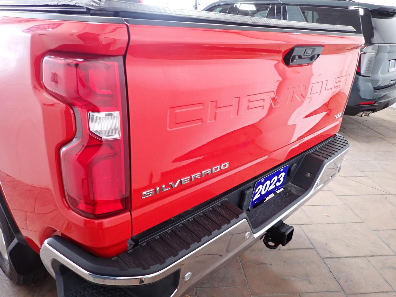 2023 Chevrolet SILVERADO 2500HD LTZ 4WD CREW CAB *DIESEL* LEATHER NAVI 4WD Photo3