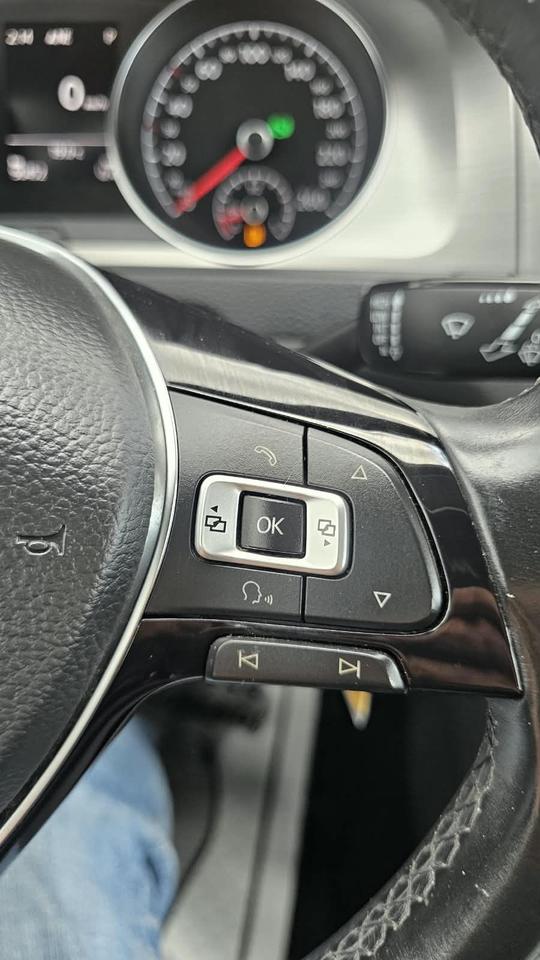 2016 Volkswagen Golf 5dr HB Auto 1.8 TSI Photo