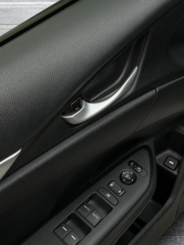 2018 Honda Civic LX Photo
