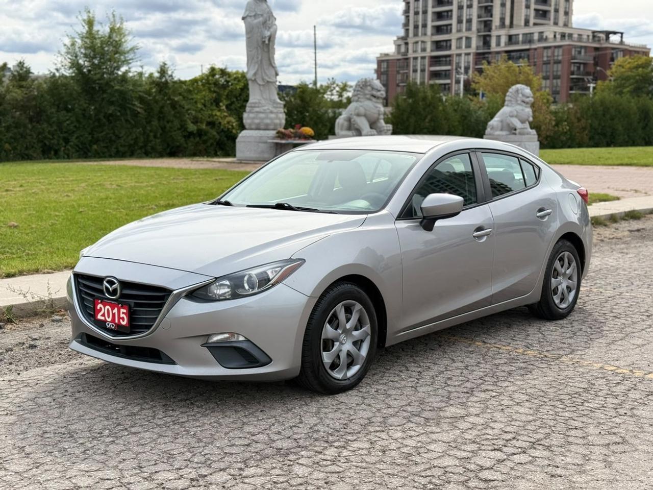 2015 Mazda MAZDA3 I Sport Photo2