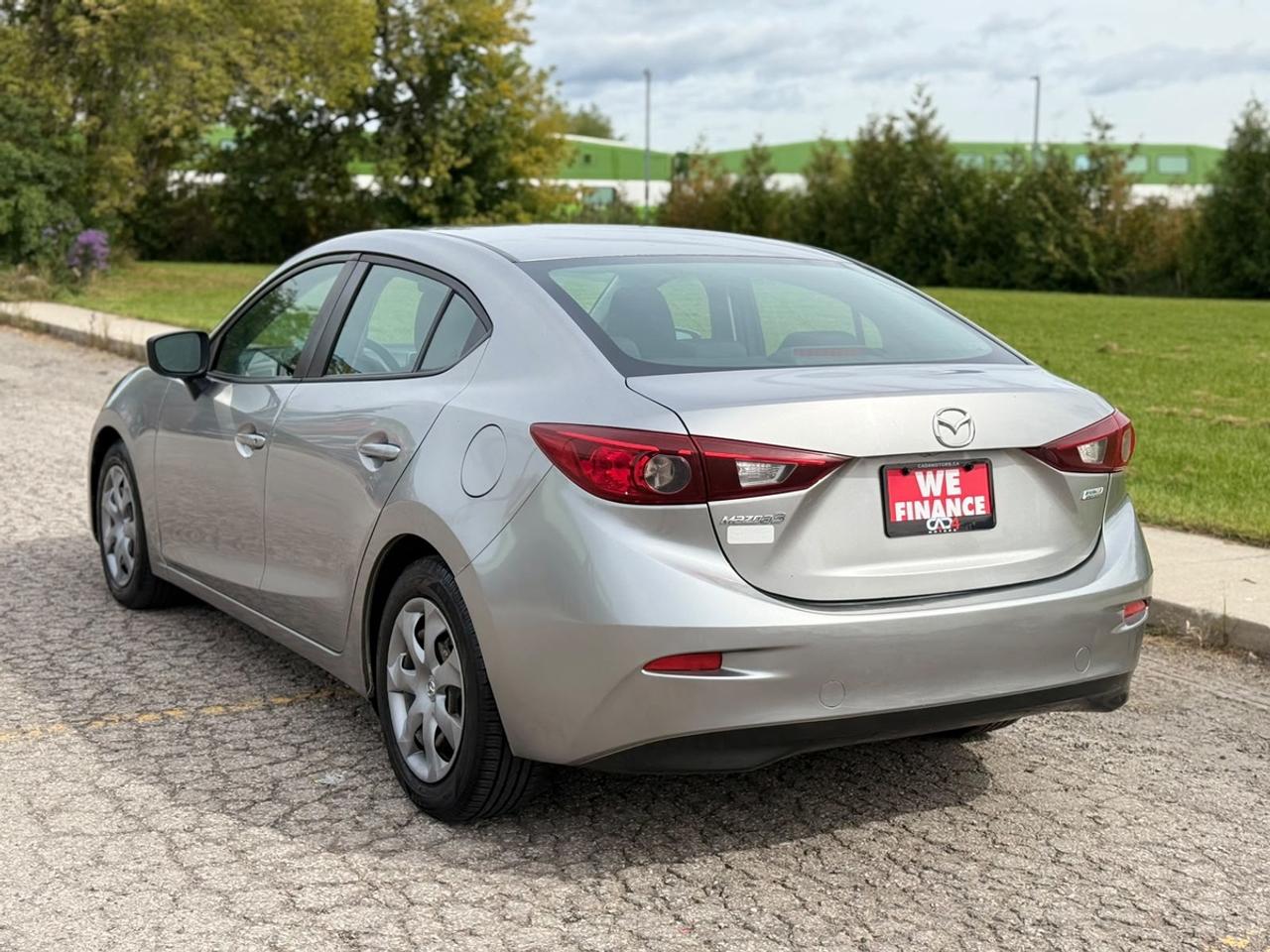 2015 Mazda MAZDA3 I Sport Photo4