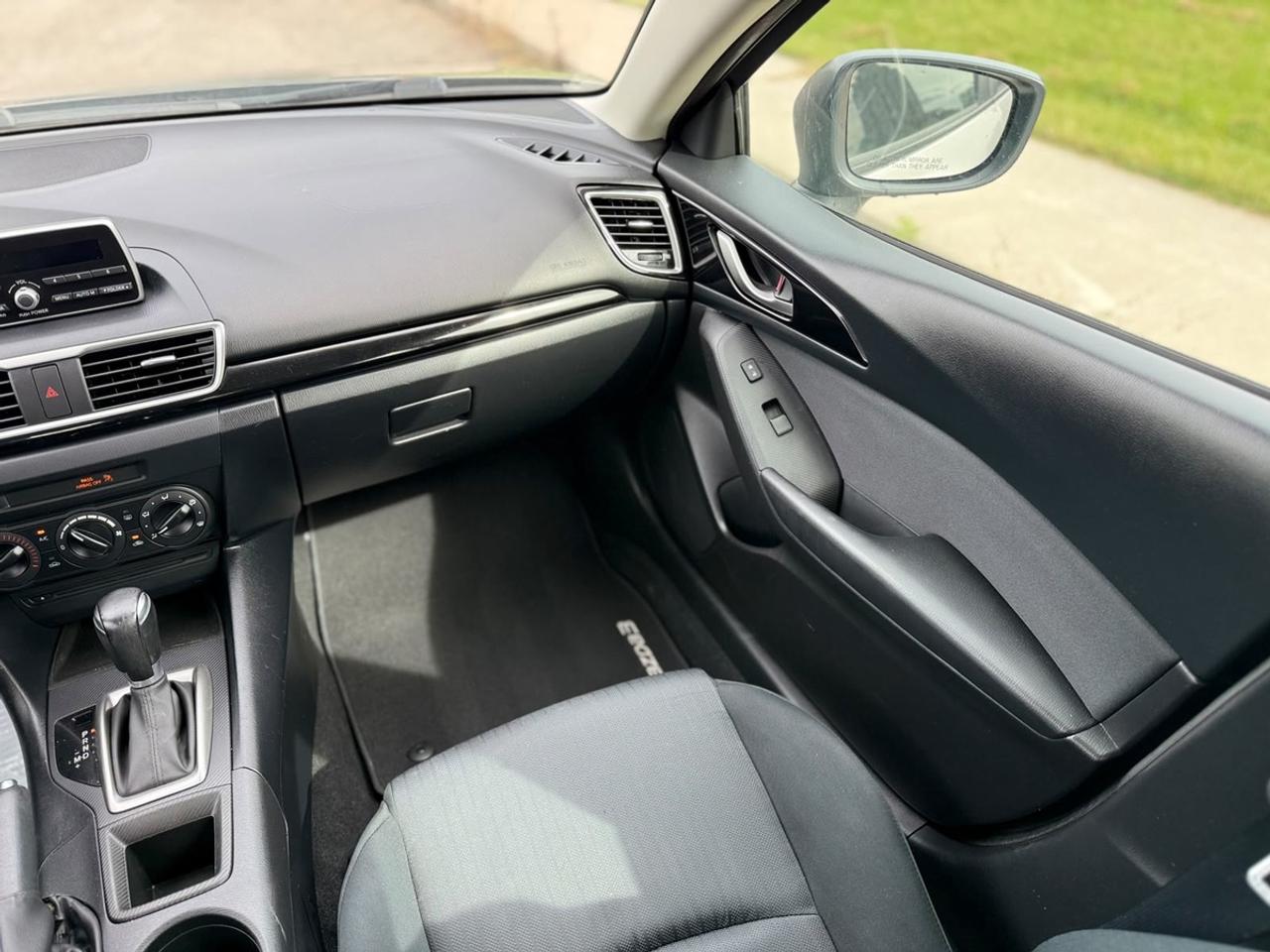 2015 Mazda MAZDA3 I Sport Photo