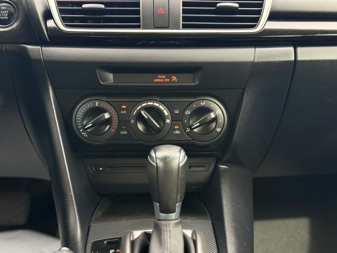 2015 Mazda MAZDA3 I Sport Photo