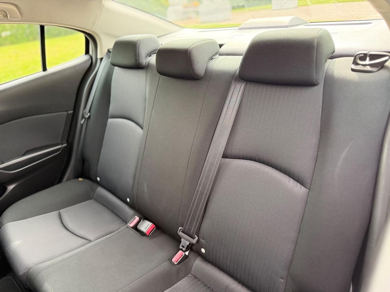 2015 Mazda MAZDA3 I Sport Photo