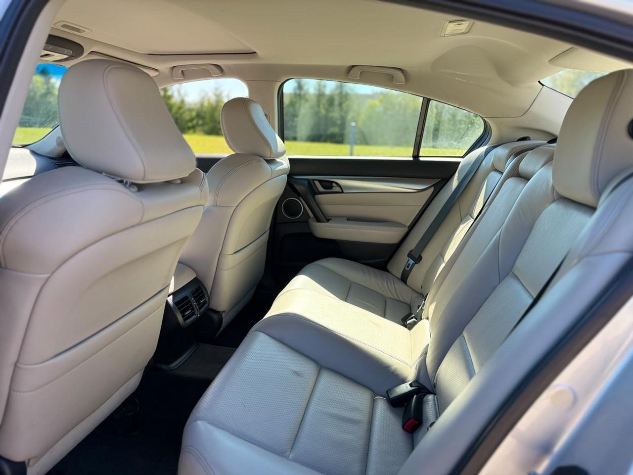 2010 Acura TL SH-AWD w/Tech Pkg Photo