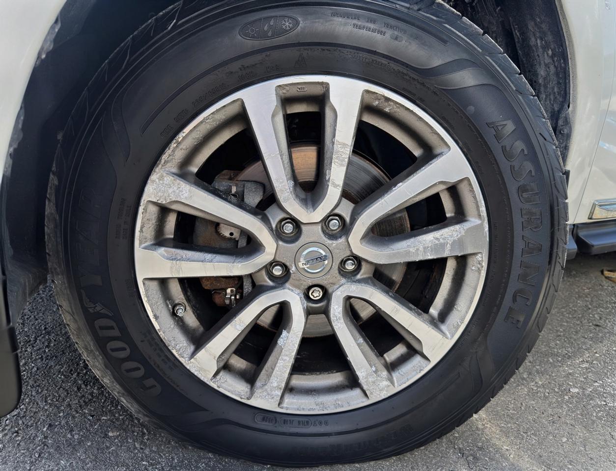 2014 Nissan Pathfinder S Photo