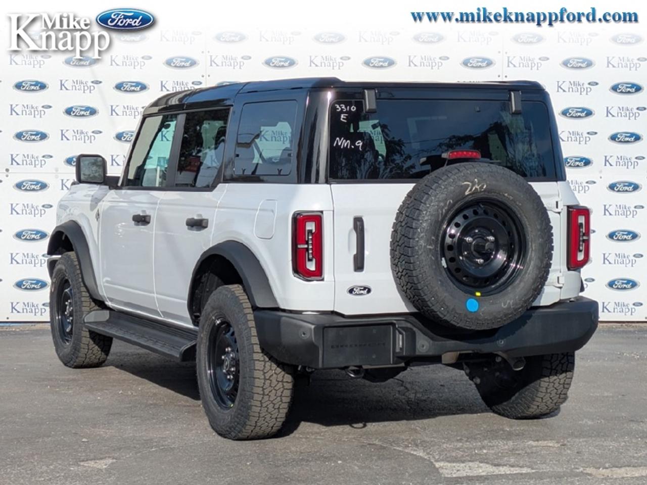 2026 Ford Bronco Outer Banks Photo2