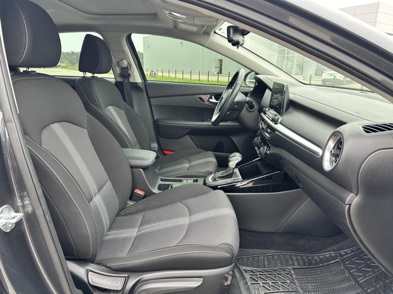 2022 Kia Forte EX Premium Photo