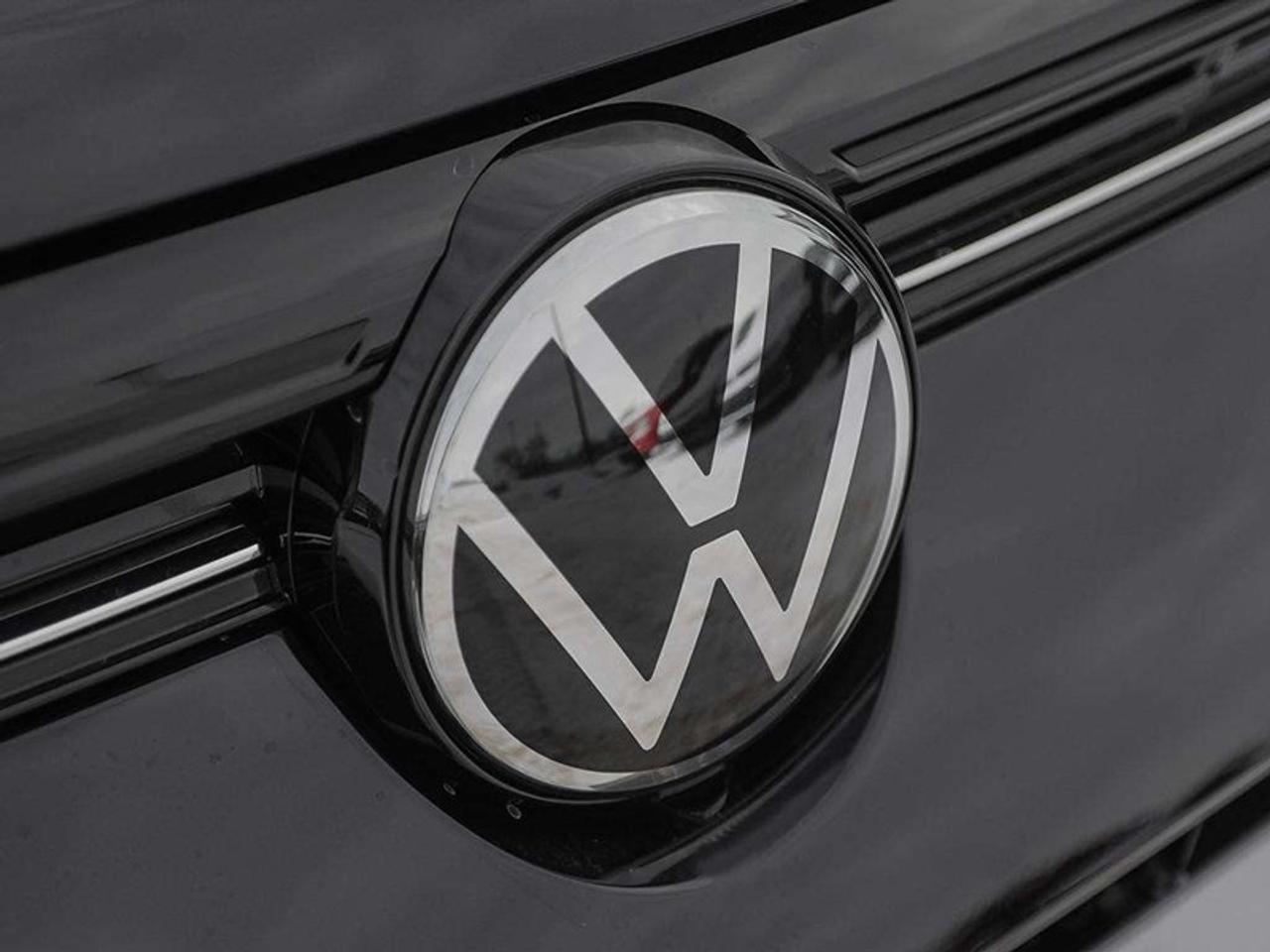 2027 Volkswagen Taos Trendline 4Motion Photo