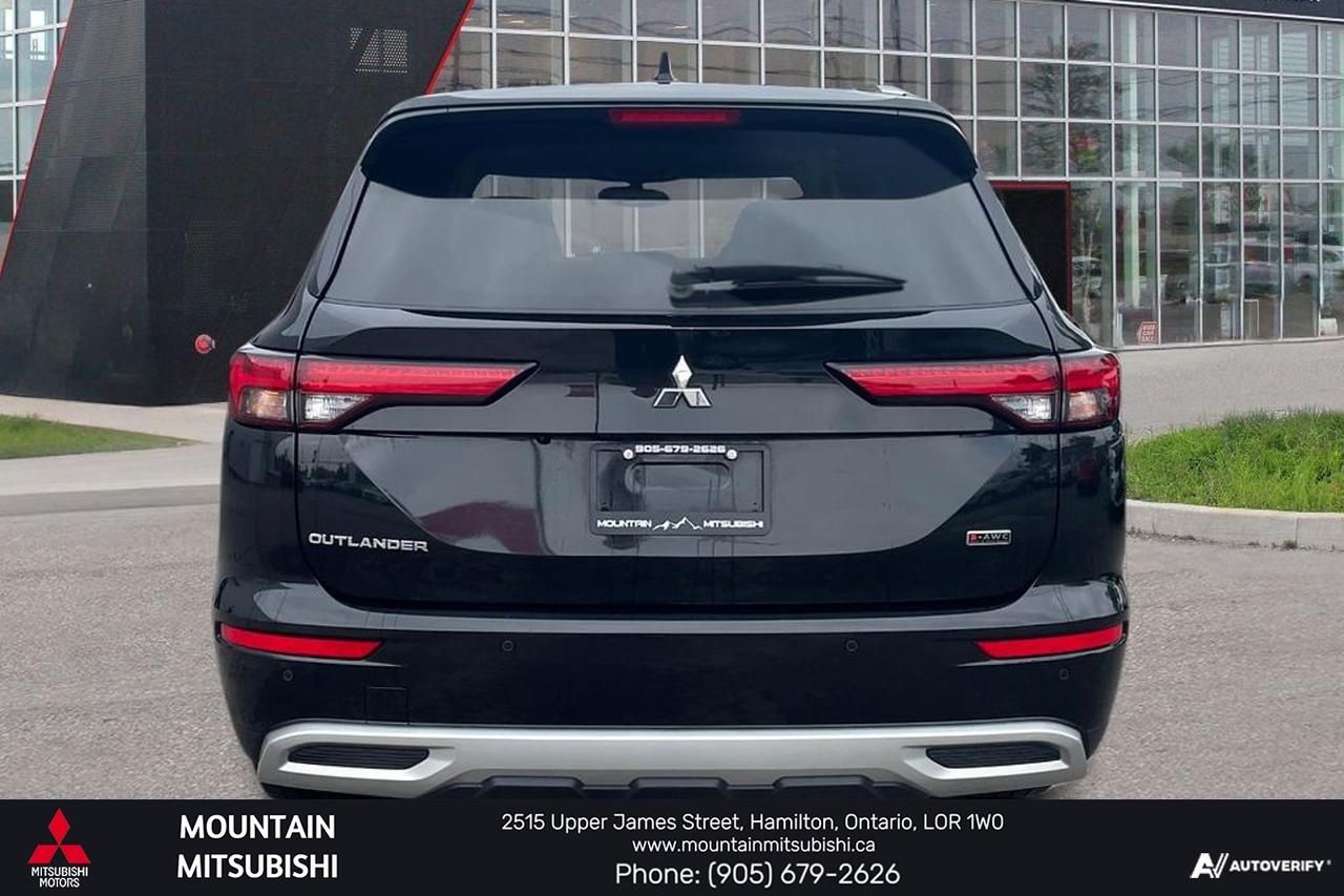 2023 Mitsubishi Outlander SEL S-AWC Photo