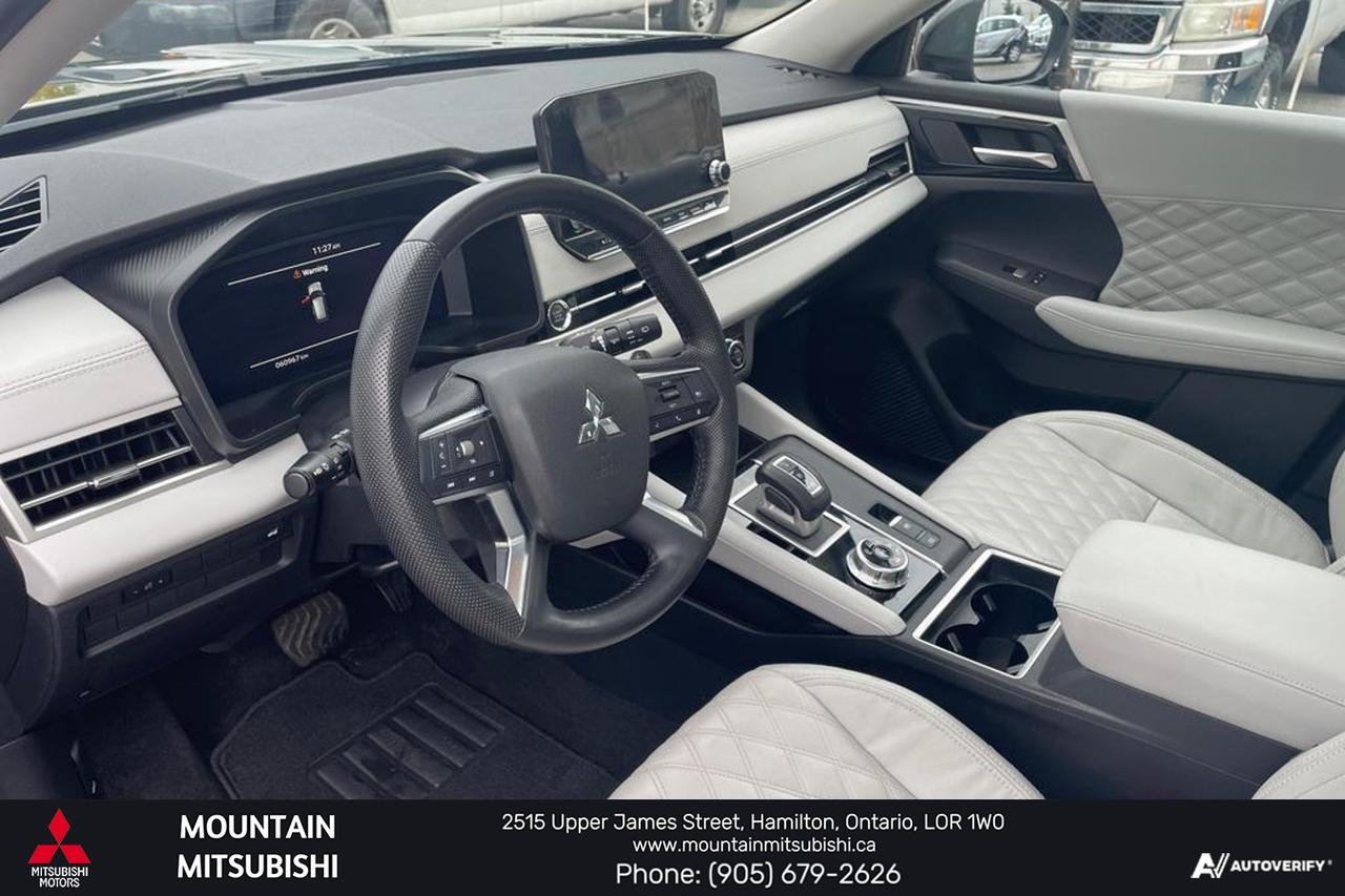 2023 Mitsubishi Outlander SEL S-AWC Photo