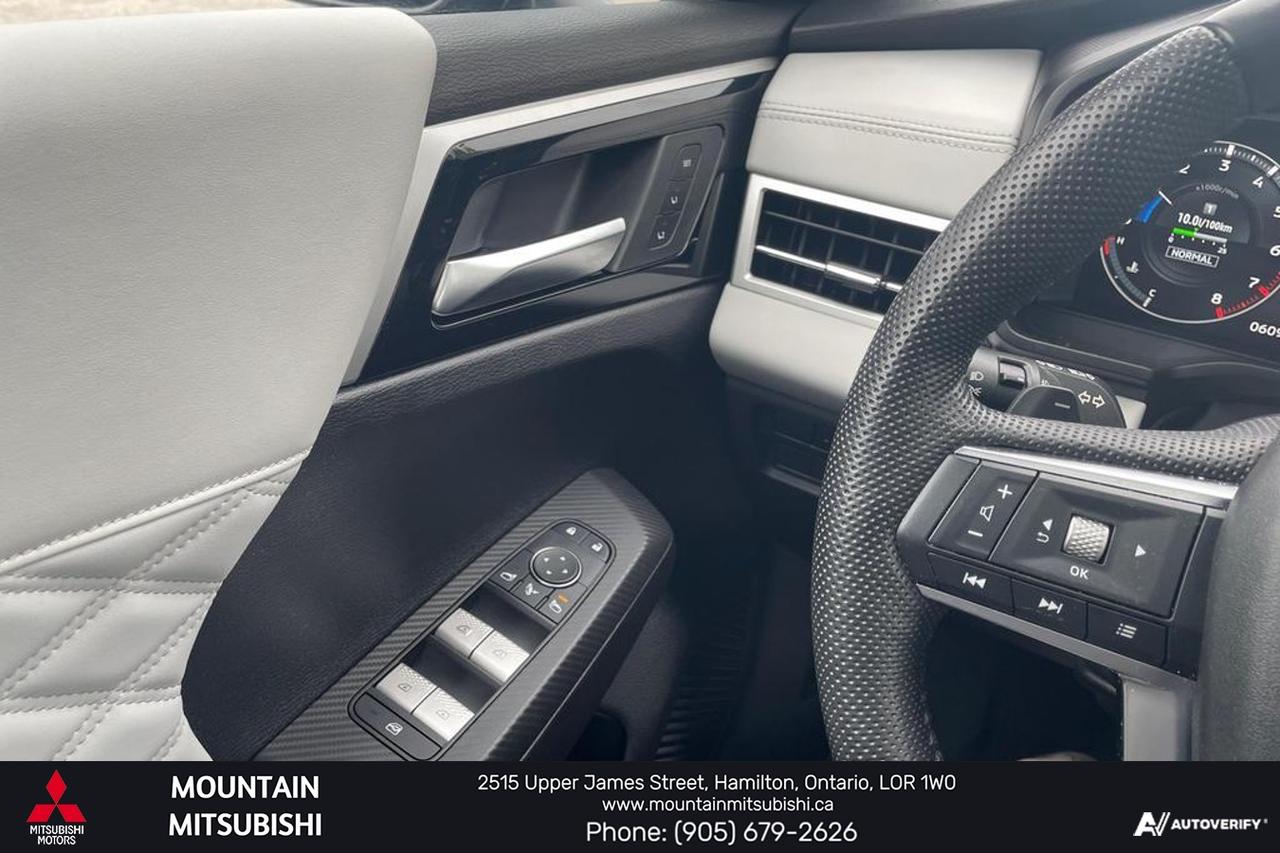 2023 Mitsubishi Outlander SEL S-AWC Photo