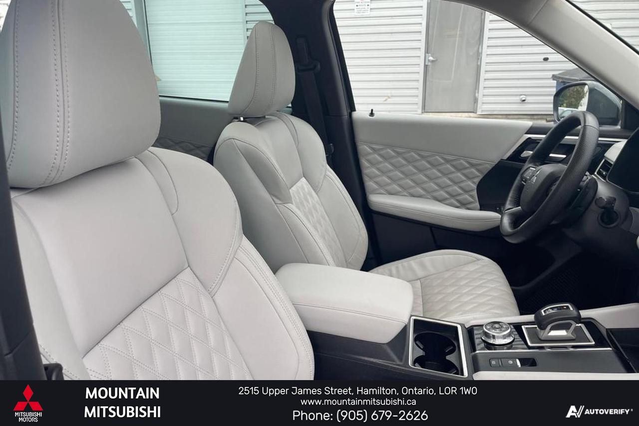 2023 Mitsubishi Outlander SEL S-AWC Photo