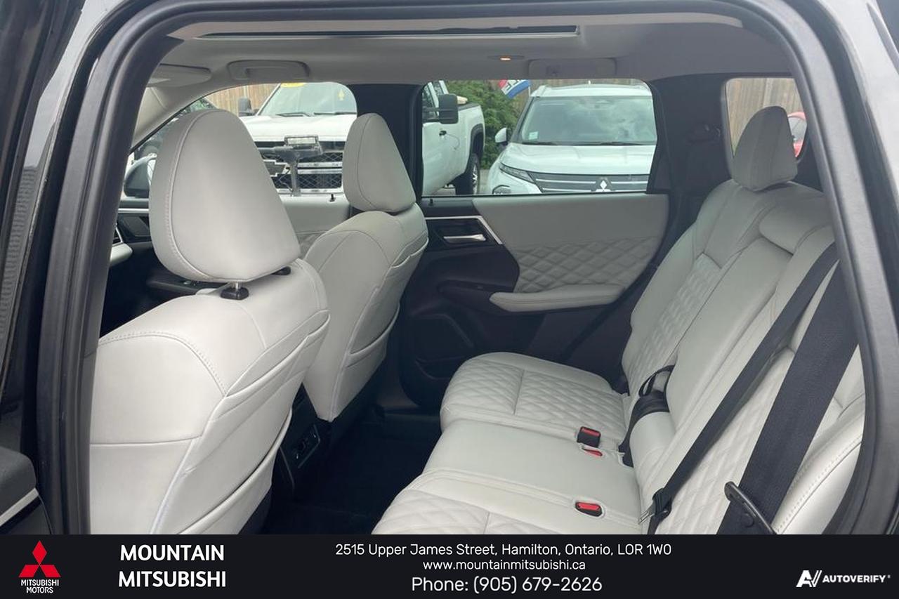 2023 Mitsubishi Outlander SEL S-AWC Photo