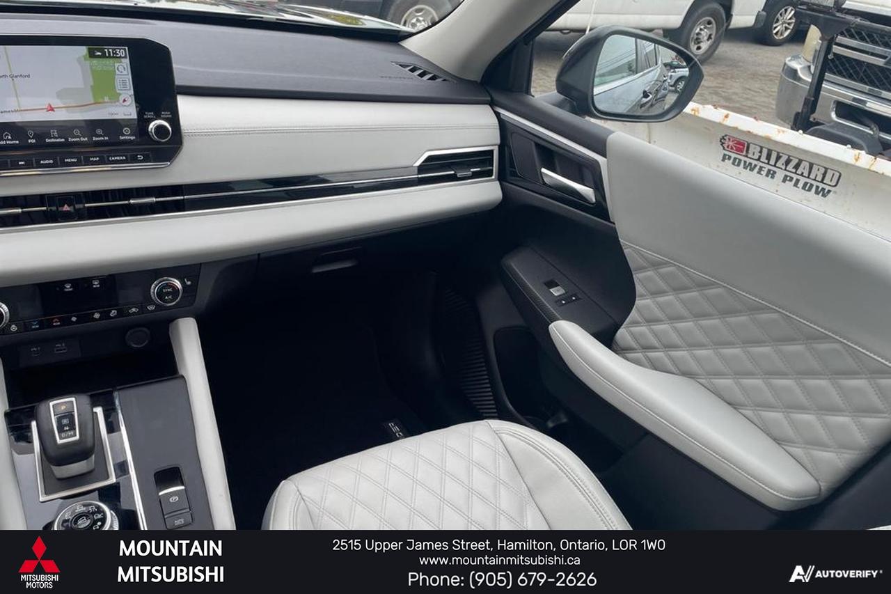 2023 Mitsubishi Outlander SEL S-AWC Photo