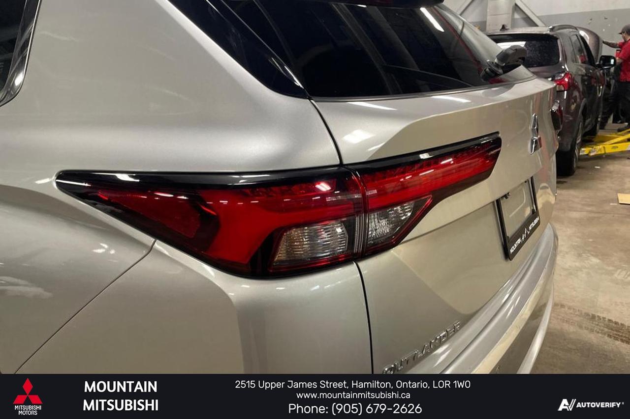 2024 Mitsubishi Outlander GT PREMIUM S-AWC Photo