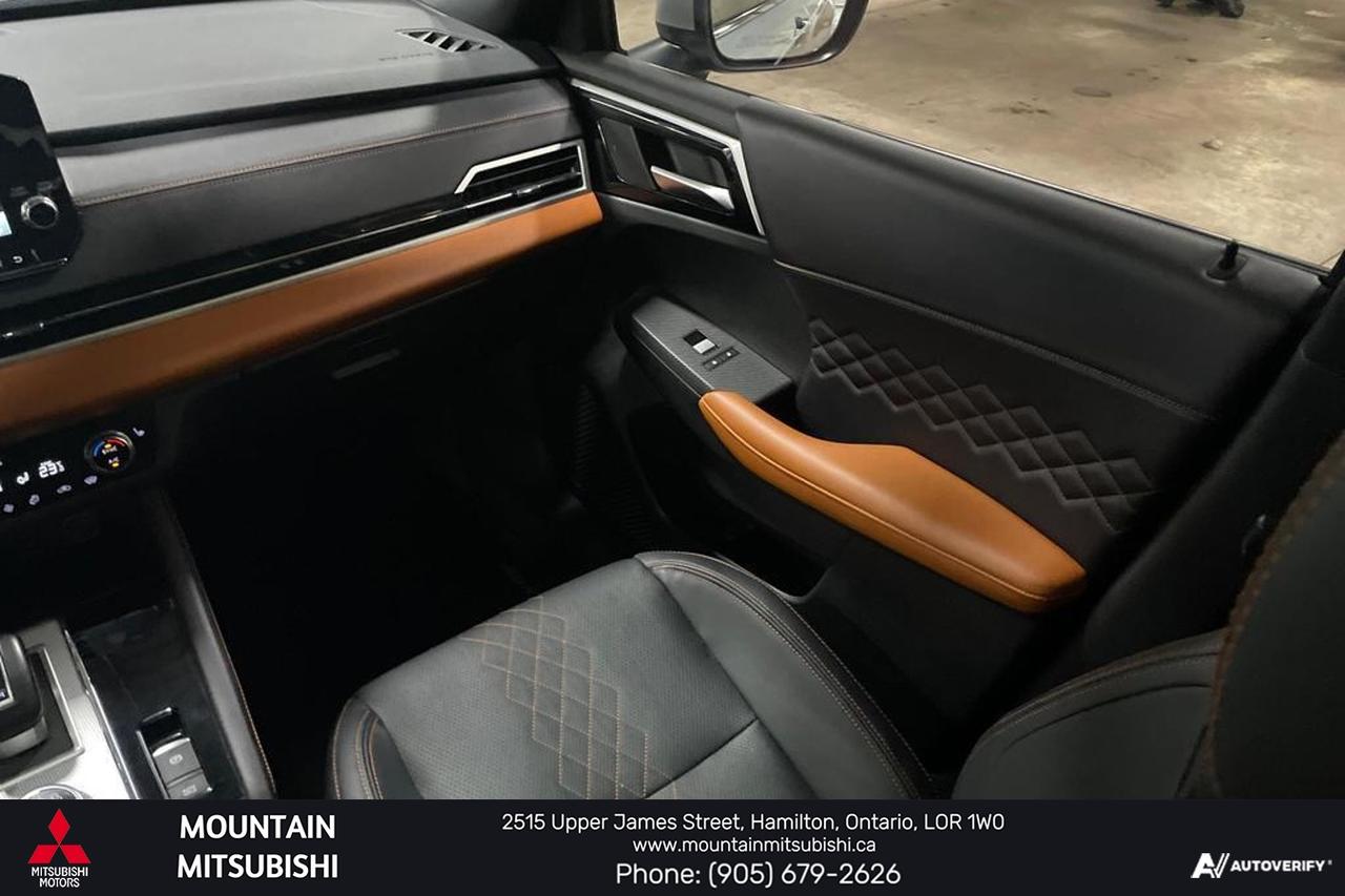 2024 Mitsubishi Outlander GT PREMIUM S-AWC Photo