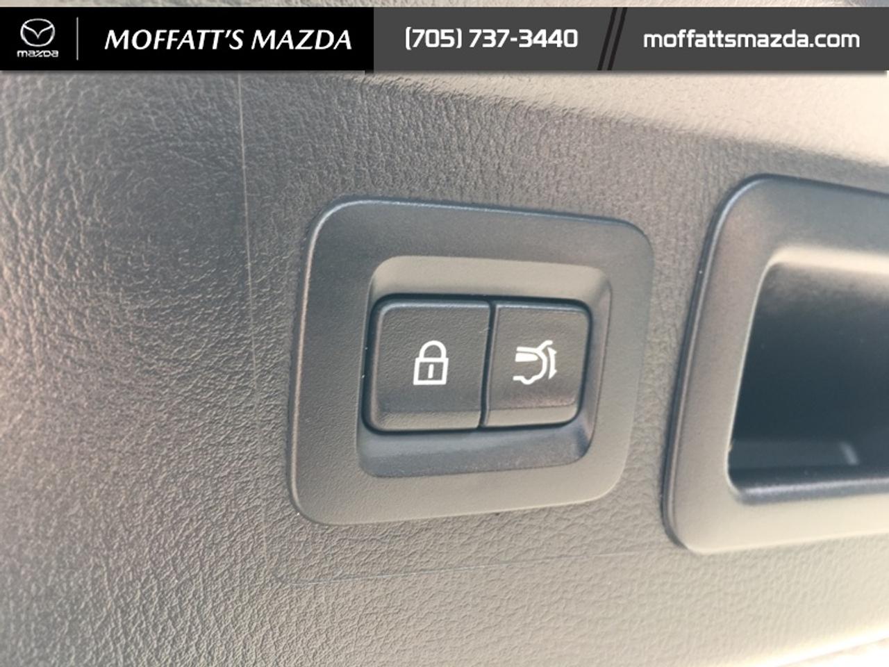 2023 Mazda CX-50 GT Photo