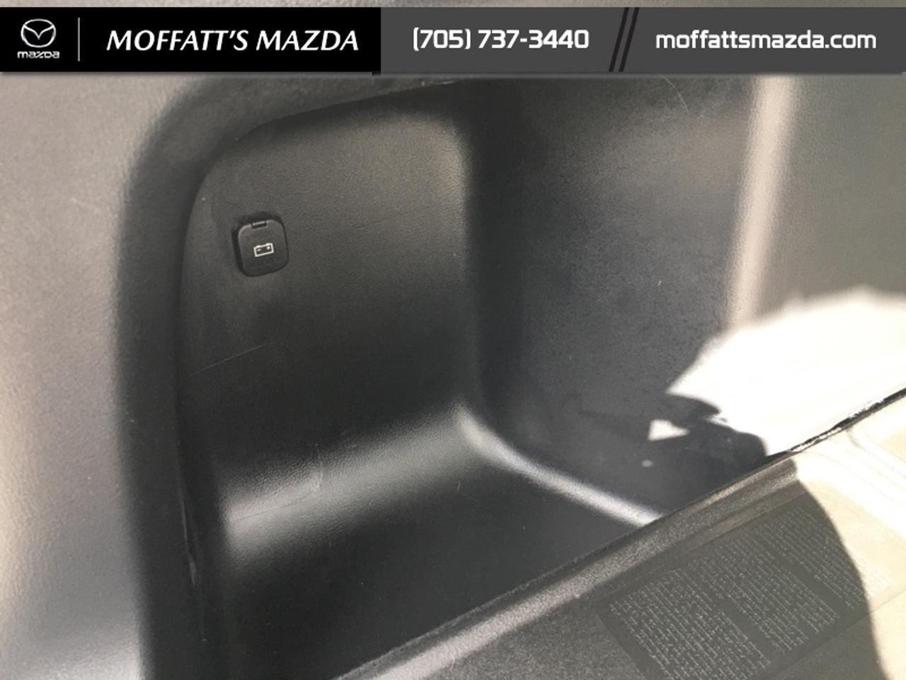 2023 Mazda CX-50 GT Photo