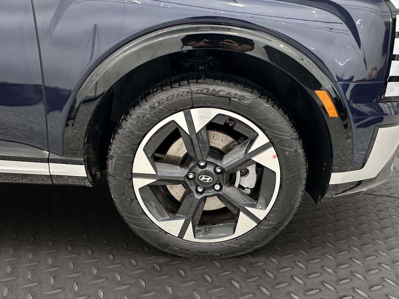 2027 Hyundai Palisade Hybrid Luxury Photo