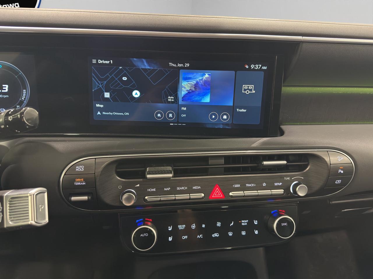 2027 Hyundai Palisade Hybrid Luxury Photo