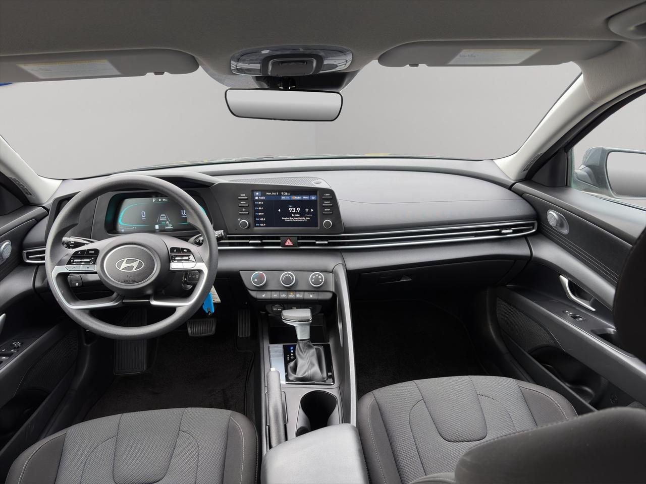 2025 Hyundai Elantra Essential | Lane Keep Assist w/Lane Departure Warning | Forward Collision Avoidance Assist Photo