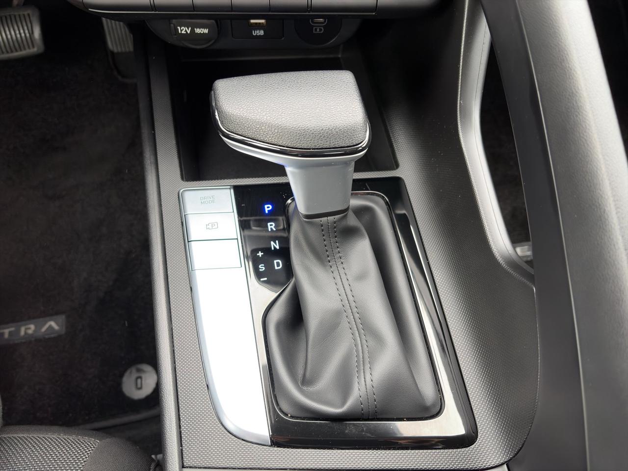 2025 Hyundai Elantra Essential | Lane Keep Assist w/Lane Departure Warning | Forward Collision Avoidance Assist Photo