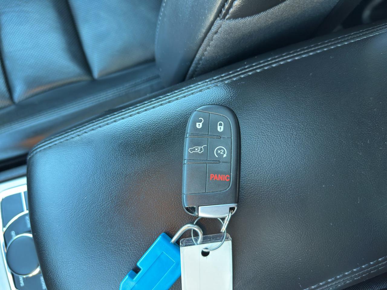 2021 Jeep Grand Cherokee Limited | Remote Engine Start | Keyless Entry | Blind-Spot Monitoring & Rear Cross-Traffic Alert Photo