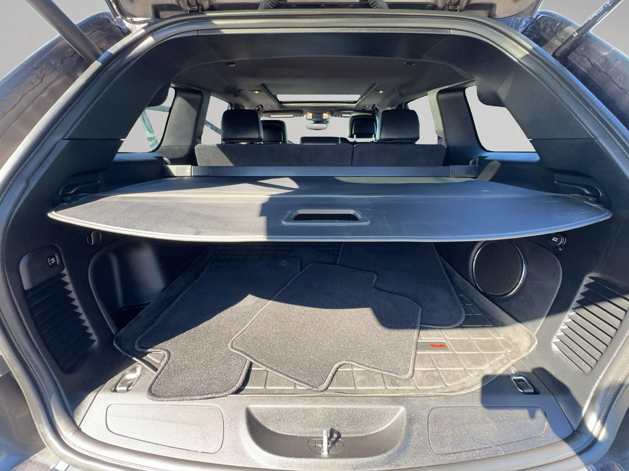 2021 Jeep Grand Cherokee Limited | Remote Engine Start | Keyless Entry | Blind-Spot Monitoring & Rear Cross-Traffic Alert Photo