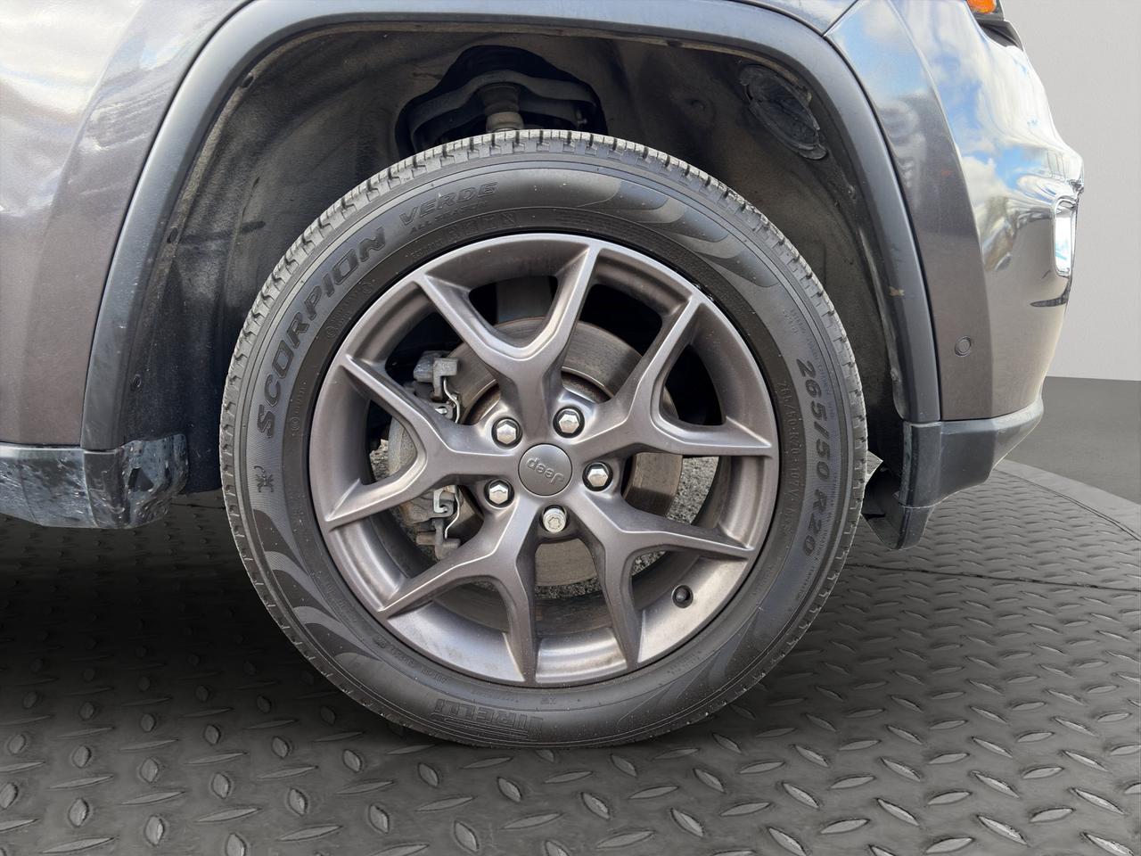2021 Jeep Grand Cherokee Limited | Remote Engine Start | Keyless Entry | Blind-Spot Monitoring & Rear Cross-Traffic Alert Photo1