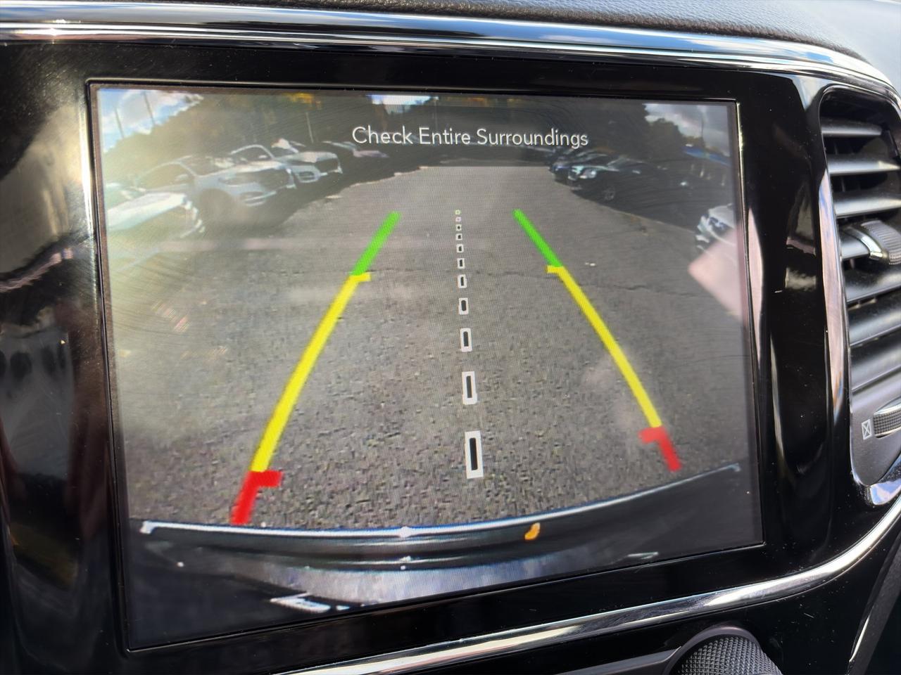 2021 Jeep Grand Cherokee Limited | Remote Engine Start | Keyless Entry | Blind-Spot Monitoring & Rear Cross-Traffic Alert Photo