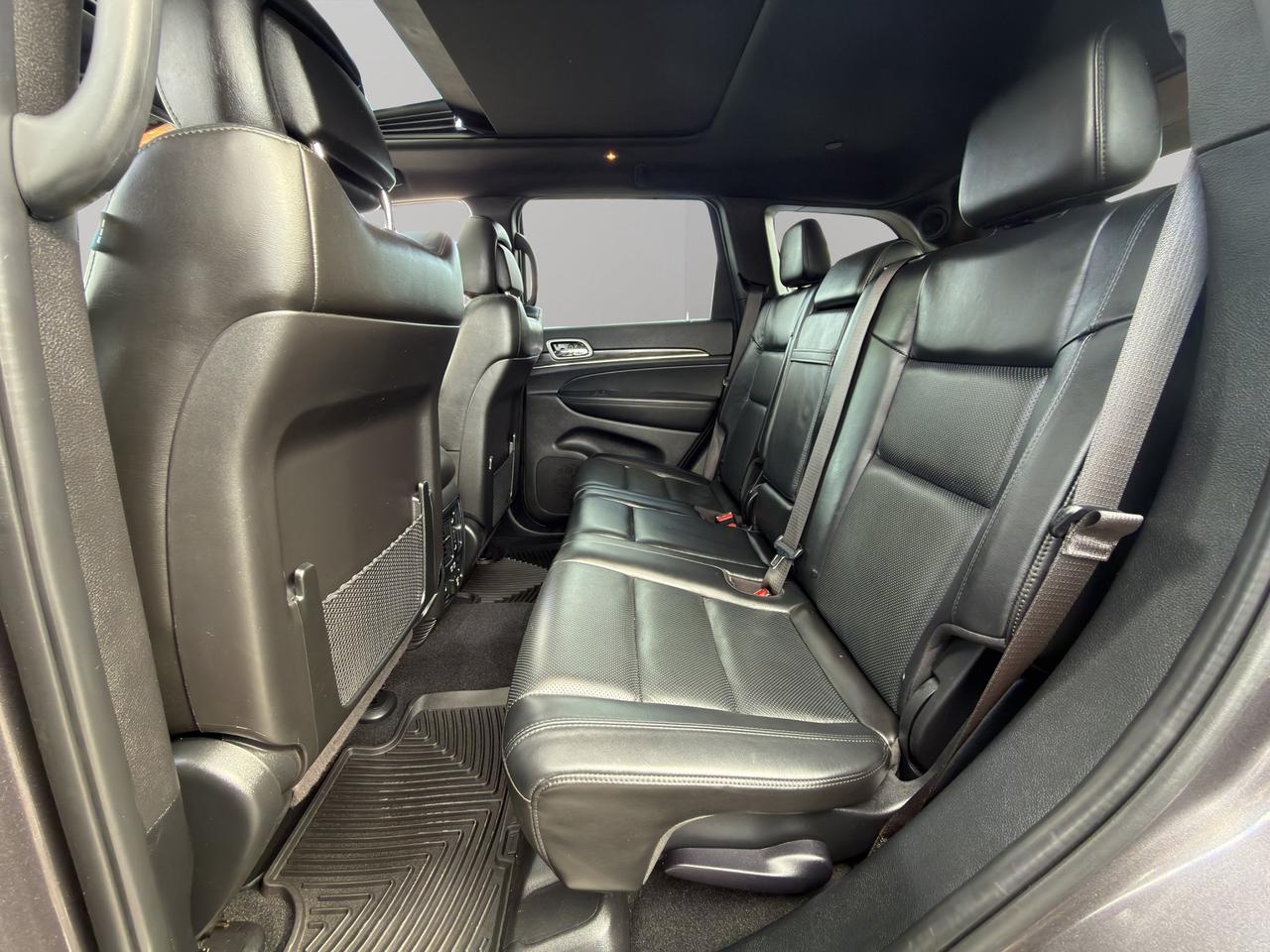 2021 Jeep Grand Cherokee Limited | Remote Engine Start | Keyless Entry | Blind-Spot Monitoring & Rear Cross-Traffic Alert Photo
