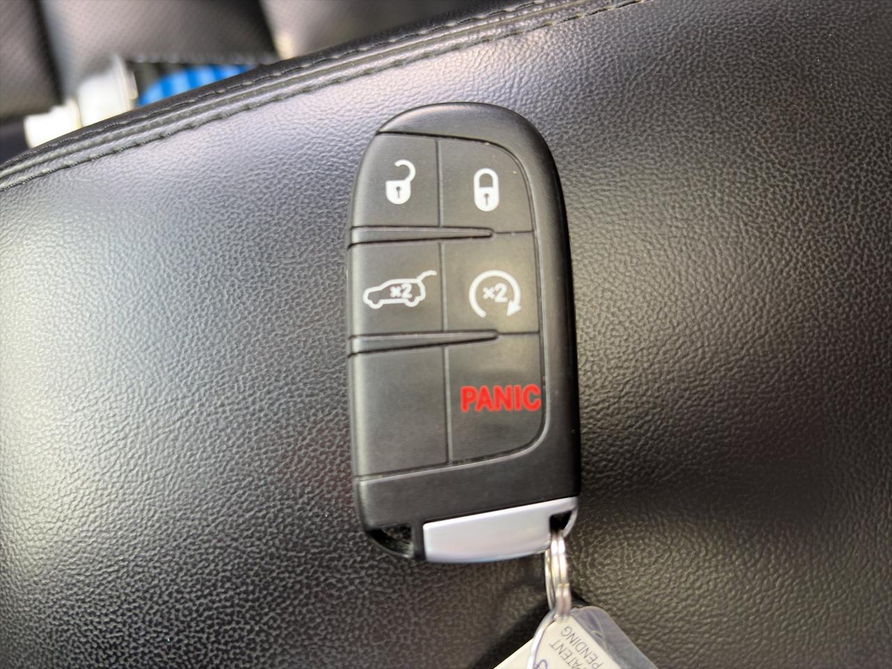 2021 Jeep Grand Cherokee Limited | Remote Engine Start | Keyless Entry | Blind-Spot Monitoring & Rear Cross-Traffic Alert Photo