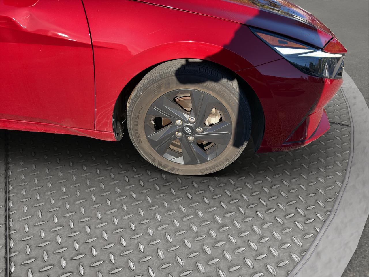 2022 Hyundai Elantra Preferred | Cross-Traffic Alert | Forward Collison Avoidance Assist | Front Collision Mitigation Photo1