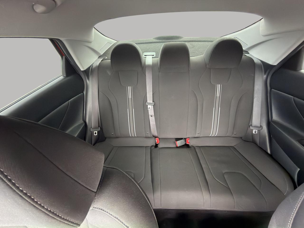 2022 Hyundai Elantra Preferred | Cross-Traffic Alert | Forward Collison Avoidance Assist | Front Collision Mitigation Photo