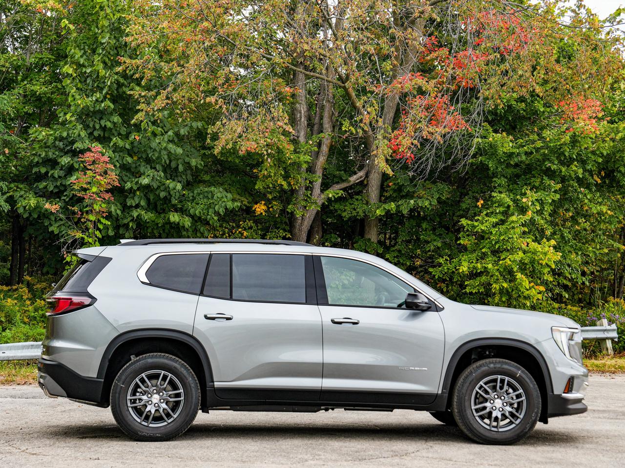 2027 GMC Acadia ELEVATION Photo4