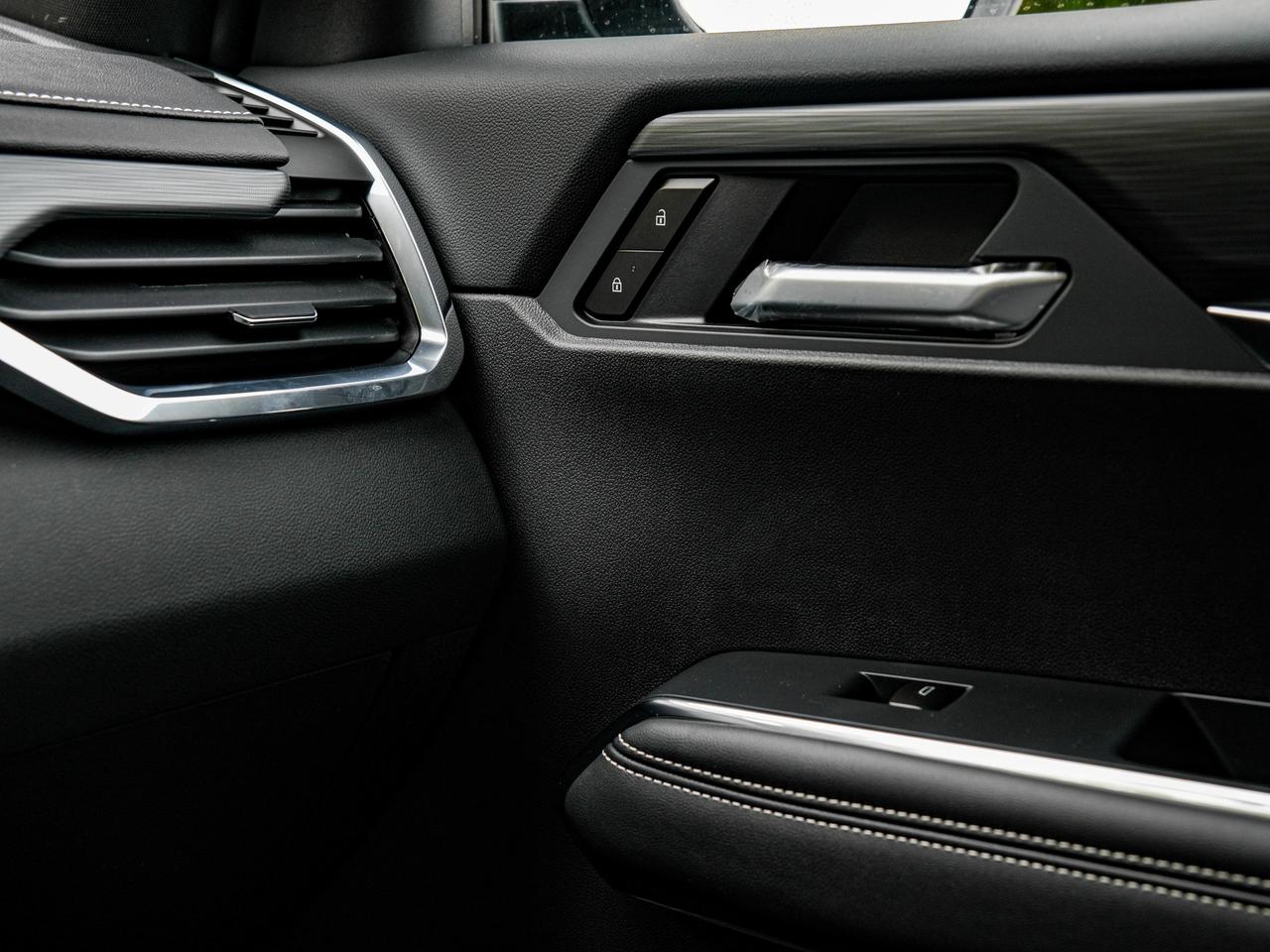 2027 GMC Acadia ELEVATION Photo
