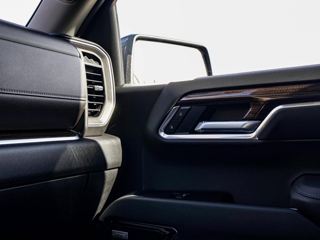 2026 Chevrolet Silverado 1500 RST Photo