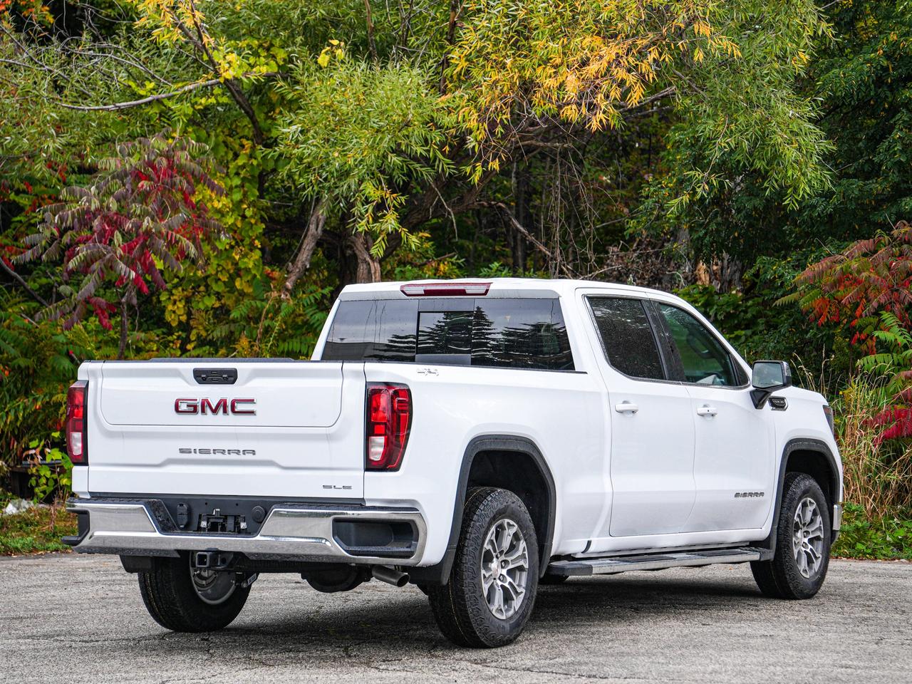 2026 GMC Sierra 1500 SLE Photo