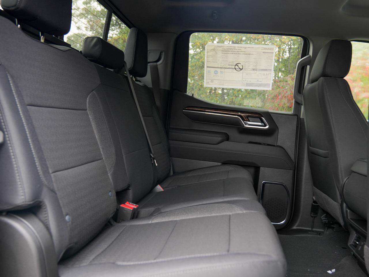 2026 GMC Sierra 1500 SLE Photo