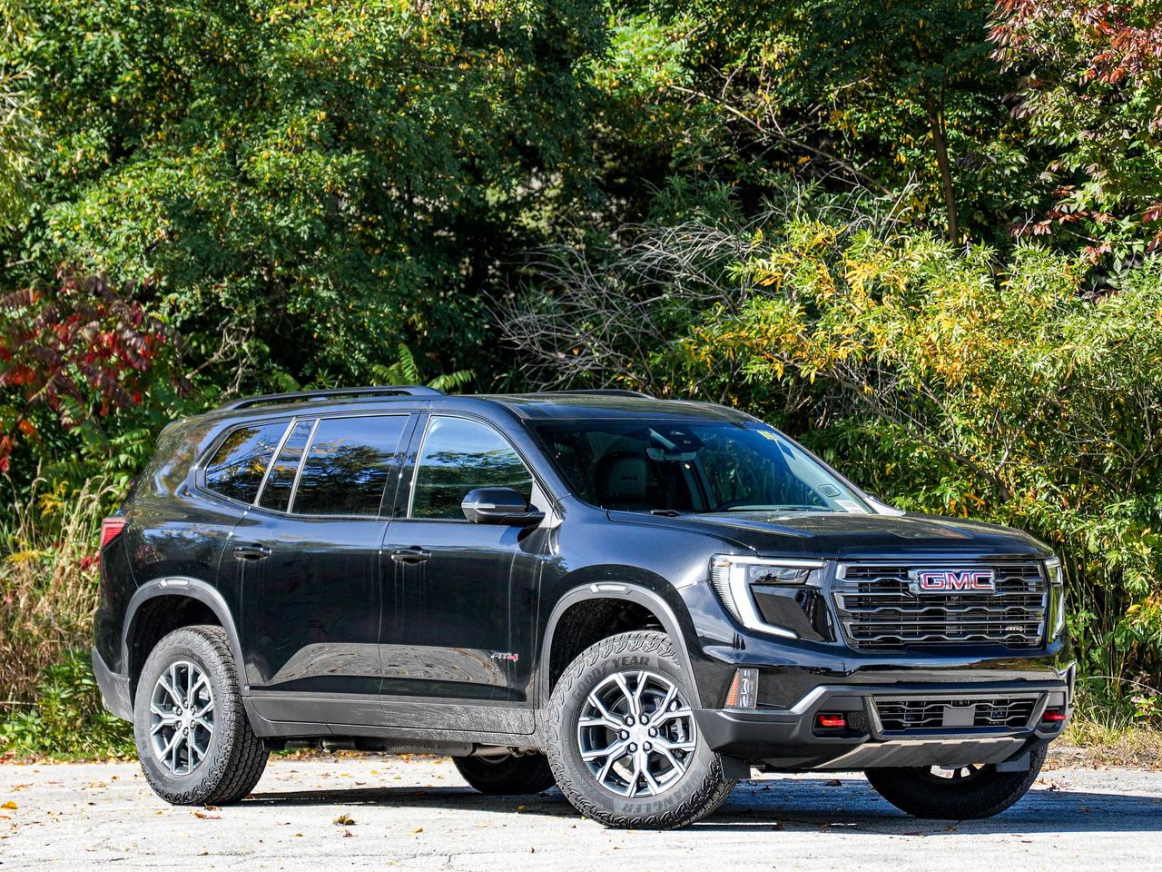 2027 GMC Acadia AT4 Photo1
