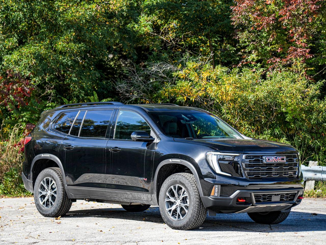 2027 GMC Acadia AT4 Photo2