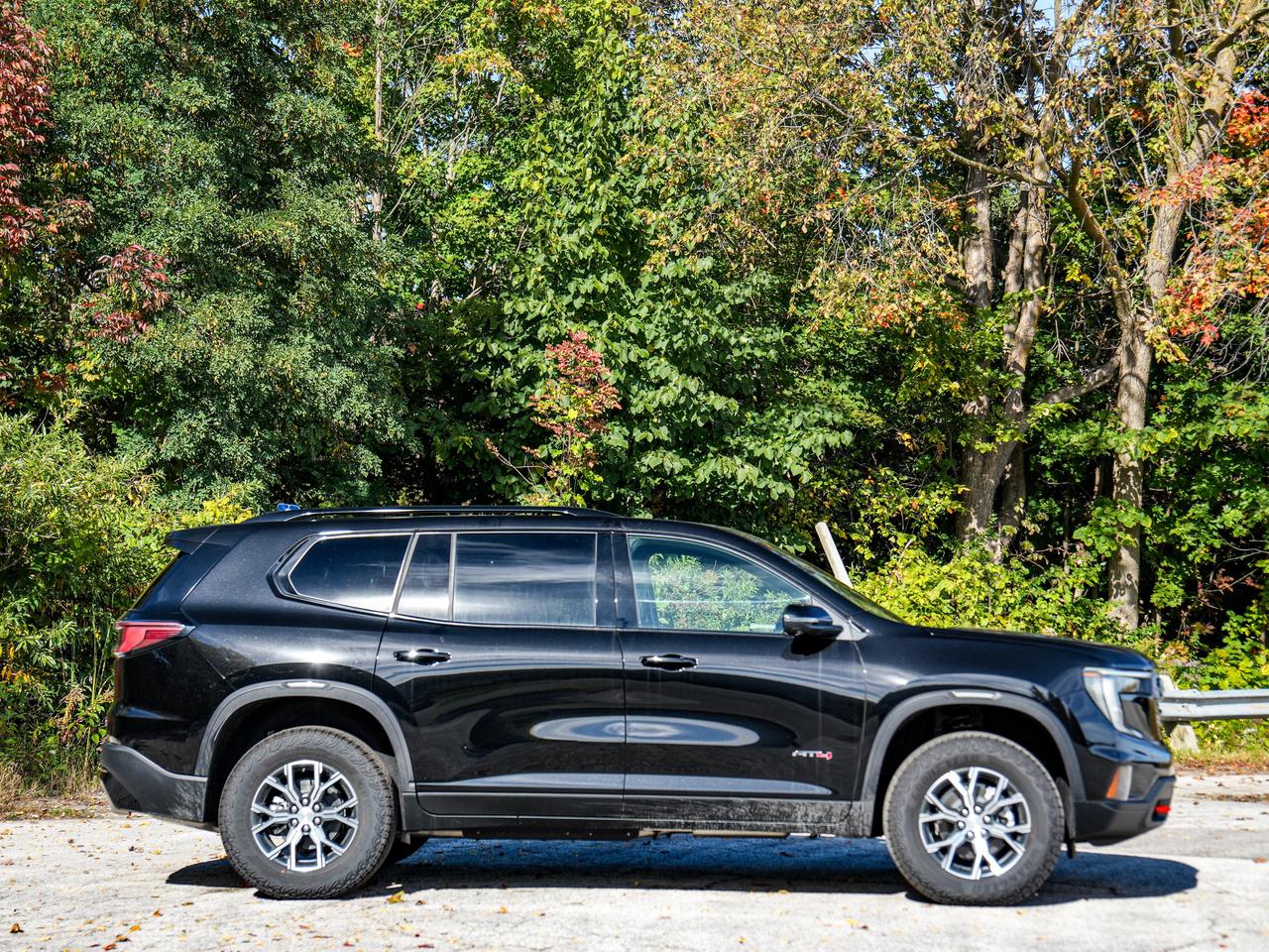 2027 GMC Acadia AT4 Photo