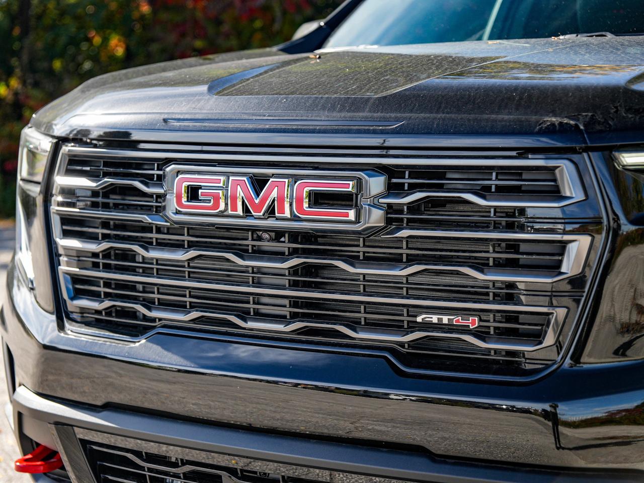 2027 GMC Acadia AT4 Photo