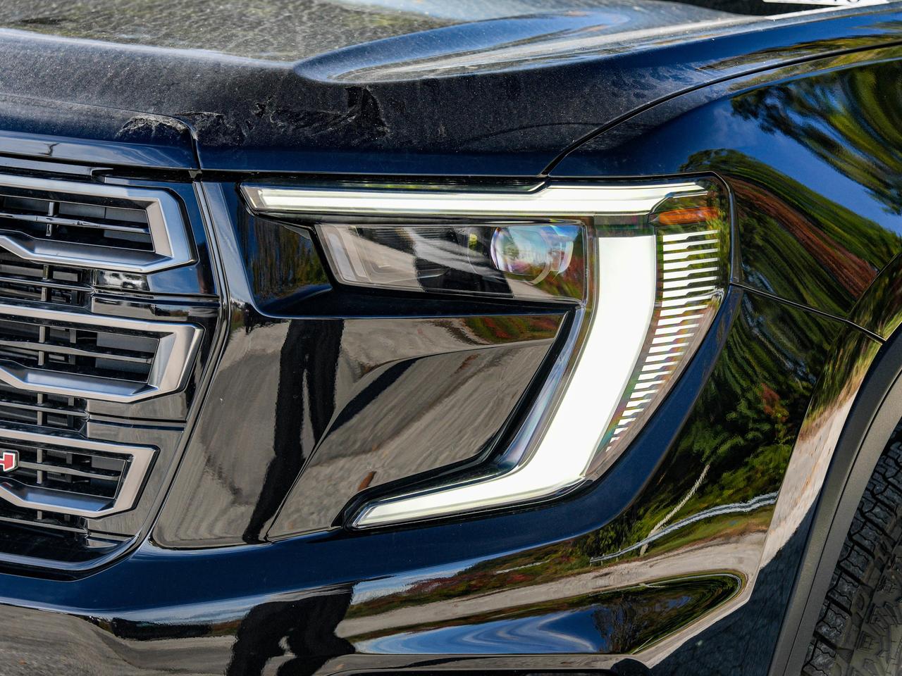2027 GMC Acadia AT4 Photo