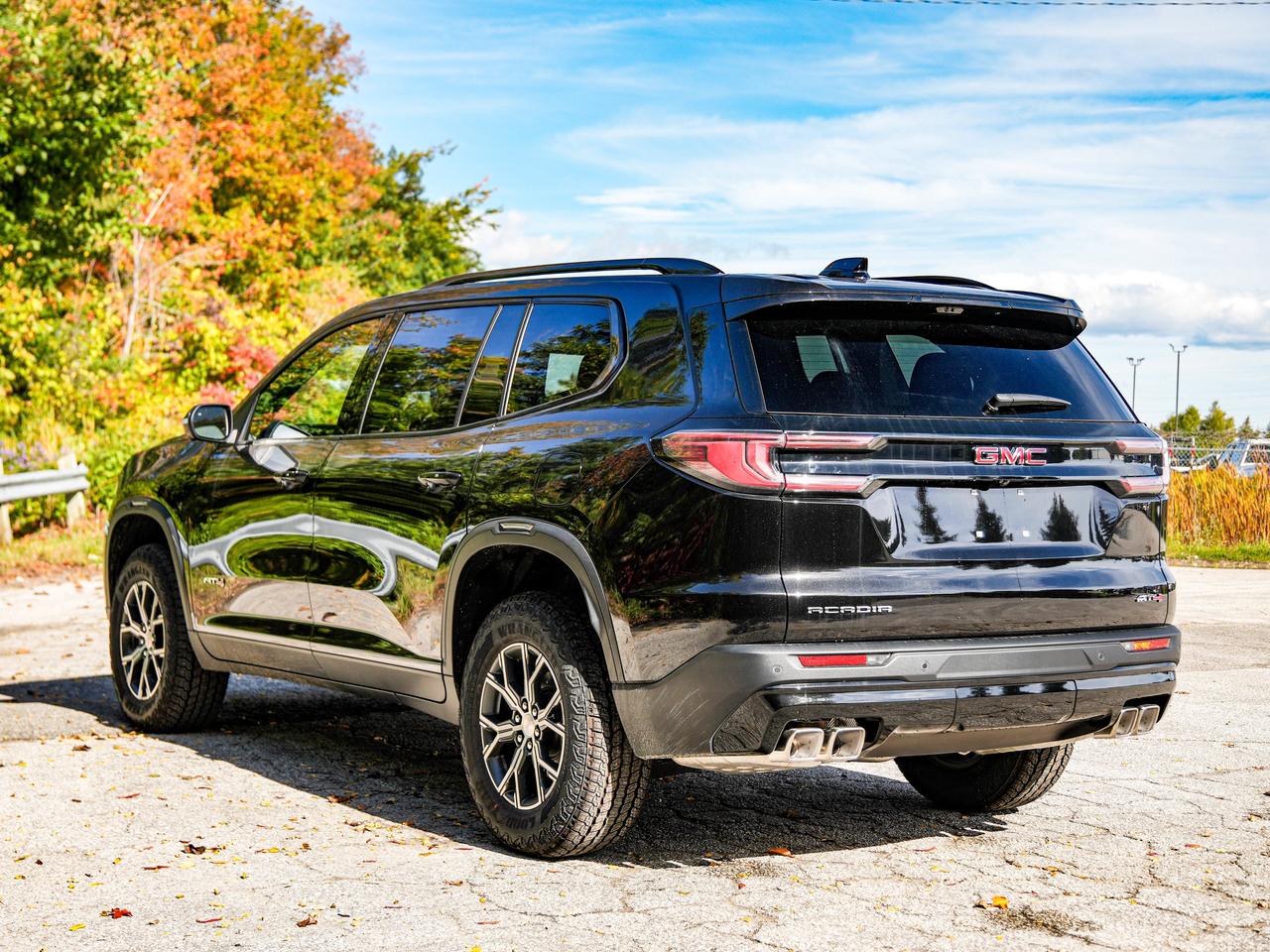 2027 GMC Acadia AT4 Photo