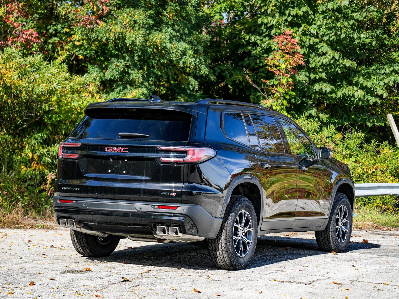 2027 GMC Acadia AT4 Photo