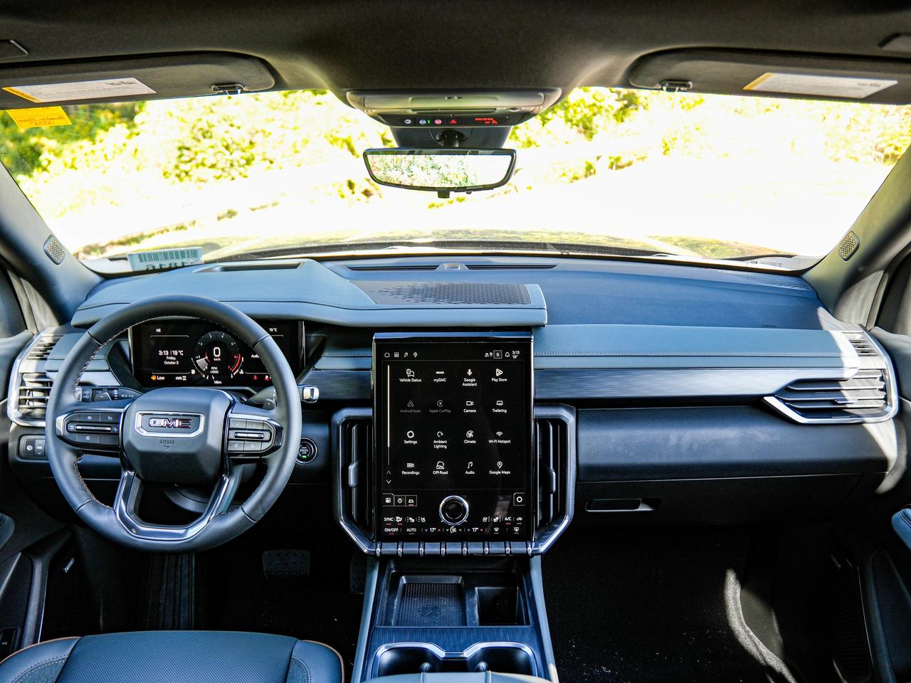 2027 GMC Acadia AT4 Photo