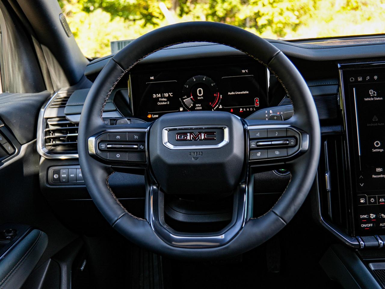2027 GMC Acadia AT4 Photo