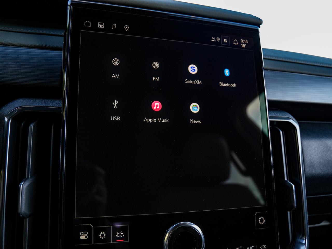 2027 GMC Acadia AT4 Photo